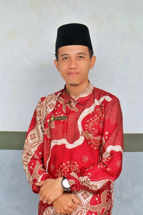 Moch. Hendry Agus Riyanto, S.Pd.  